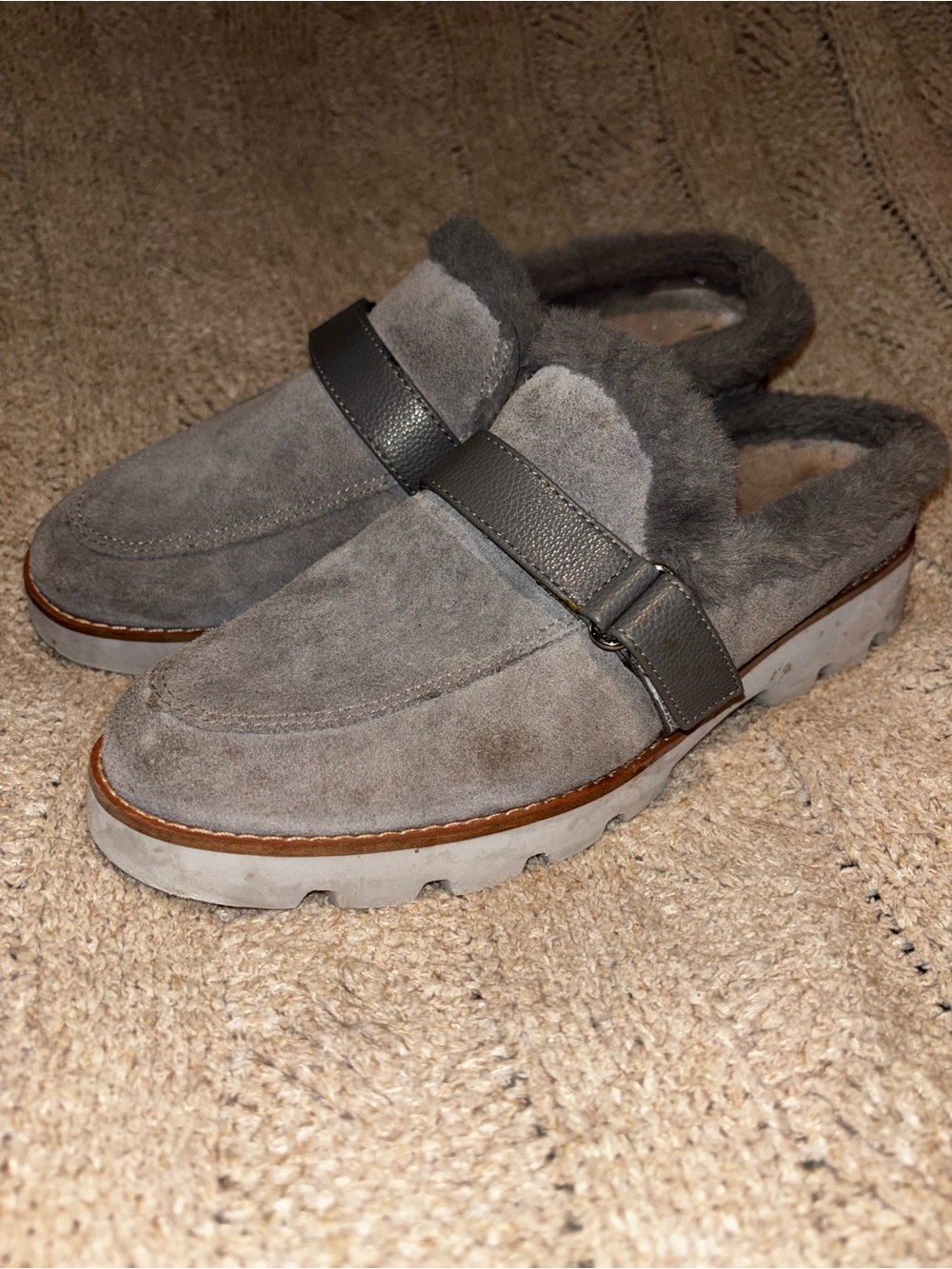 Vionic Kailen Gray Suede Faux Fur Mules Women’s Size 6